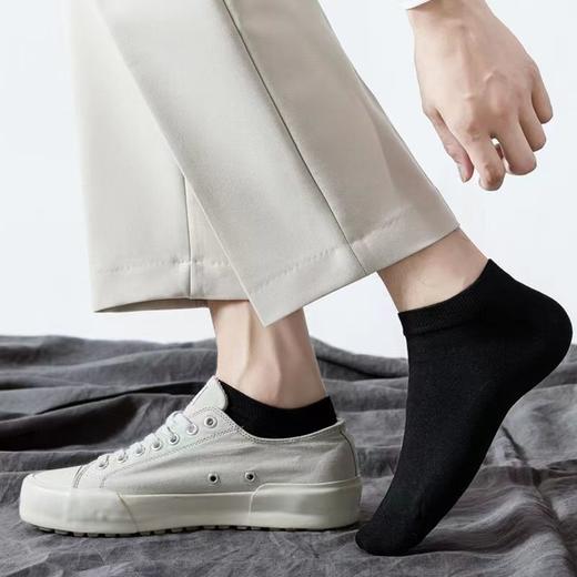 【六双超优惠❗️薄款隐形浅口船袜】脚感舒适柔软，亲肤透气不闷热，不易掉跟包裹性好，不易打滑简约时尚，白色短袜男女夏季现代简约素色袜子平板短筒粉丝专属特价清仓父亲节礼物新年礼盒年货礼盒 商品图0