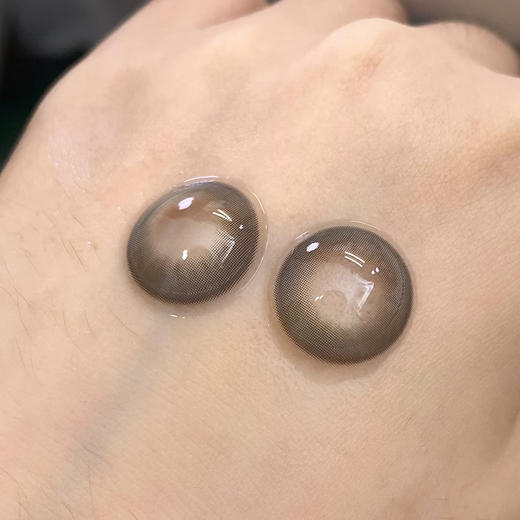 艾吉拉Loveiikira 伦敦雾 日抛 10片 14.5mm 参考着色13.9mm 基弧8.6 含水40% 新锐国货 商品图5