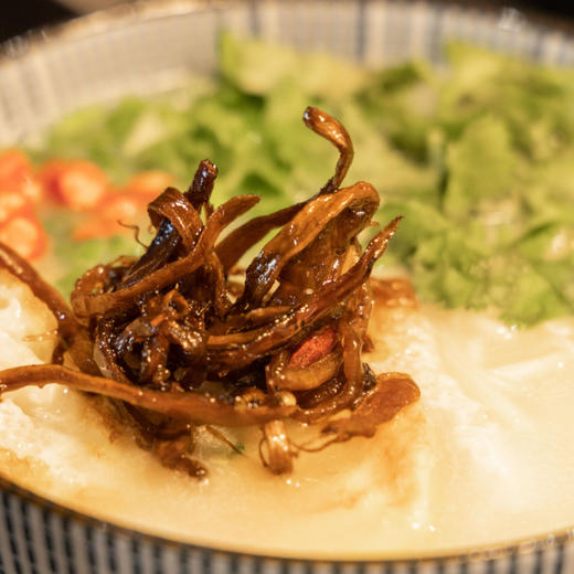 来自云南深山的菌味 【逐南味】油淋鸡枞 味蕾的山珍盛宴 给饭菜加点味 商品图3