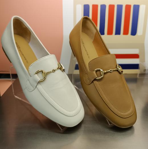 西村名物2023年秋季新款低跟软底单鞋X23AM13051 商品图1