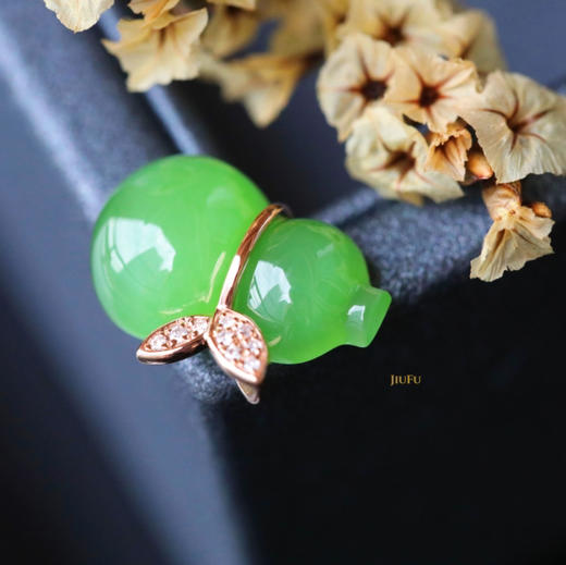 18K玫瑰金和田玉（碧玉）镶钻葫芦吊坠/单面葫芦9*14mm/菠菜绿 商品图2
