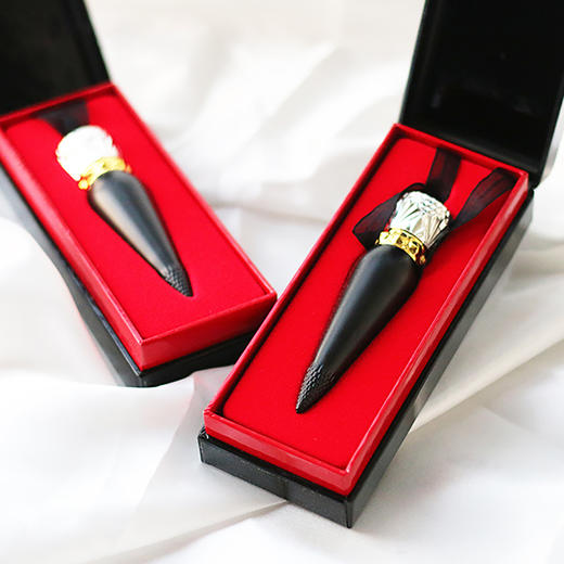 女王权杖  cl萝卜丁口红 Christian Louboutin  CL口红 3.5G【CDF】 商品图4