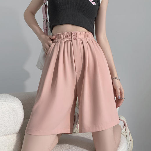 夏季必备！西装短裤女，高腰设计显瘦，五分裤长度修饰腿型，宽松版型舒适自在。卡其色中裤百搭实穿，让你轻松驾驭各种场合。小个子也能穿出气质！ 商品图3