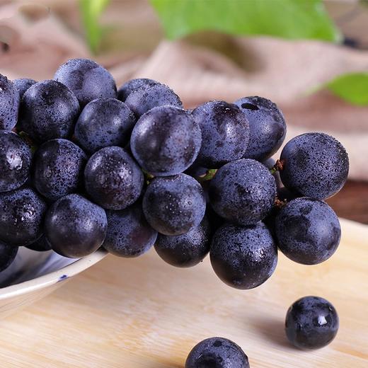 云南夏黑葡萄4斤装 无籽葡萄酸甜多汁新鲜水果现摘现发 商品图1