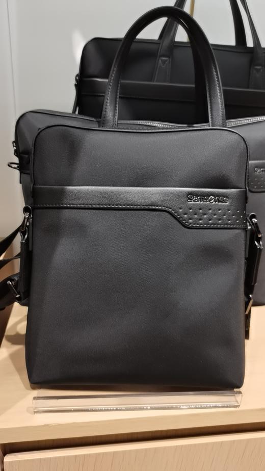 新秀丽男士 休闲商务竖式斜挎包 BR6*004 商品图1