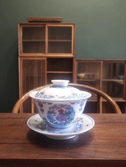 斗彩四季团花纹盖碗 商品图0