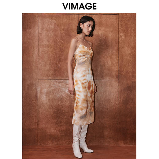 VIMAGE纬漫纪秋季新款扎染印花显瘦高腰性感连衣裙V2007605 商品图1