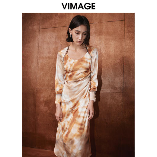 VIMAGE纬漫纪秋季新款扎染印花显瘦高腰优雅连衣裙V2007604 商品图2