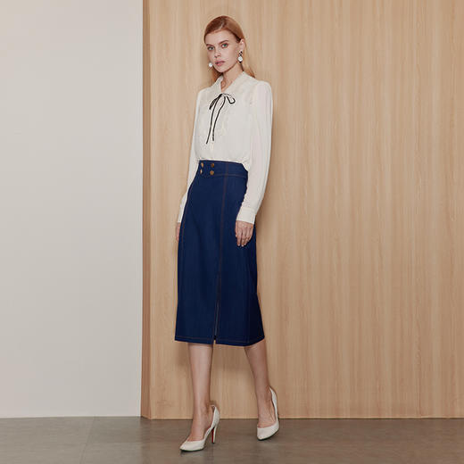 EITIE爱特秋季新款娃娃领百搭长袖纯色小上衣7113803 商品图3