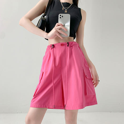 【多色可选！好裤不挑人】纯棉水洗短裤女，夏季新款，宽松直筒工装裤，休闲运动五分中裤。舒适透气，吸汗排湿，防蚊虫叮咬。时尚百搭，展现辣妹风范。 商品图6