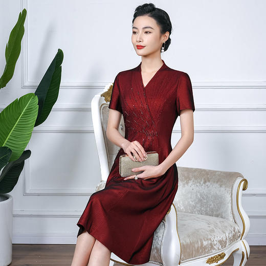 MLY结婚礼服夏钉珠绣花V领气质改良版连衣裙喜婆婆 商品图3