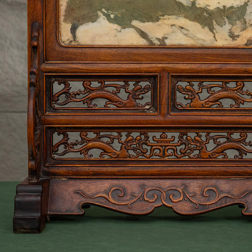 清 红木镶云石透雕螭龙纹插屏 商品图1