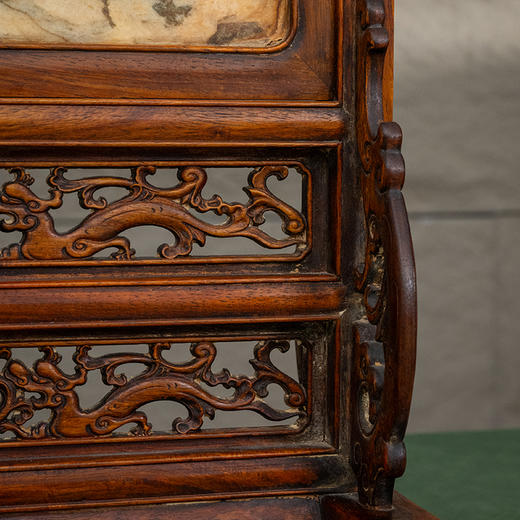 清 红木镶云石透雕螭龙纹插屏 商品图3