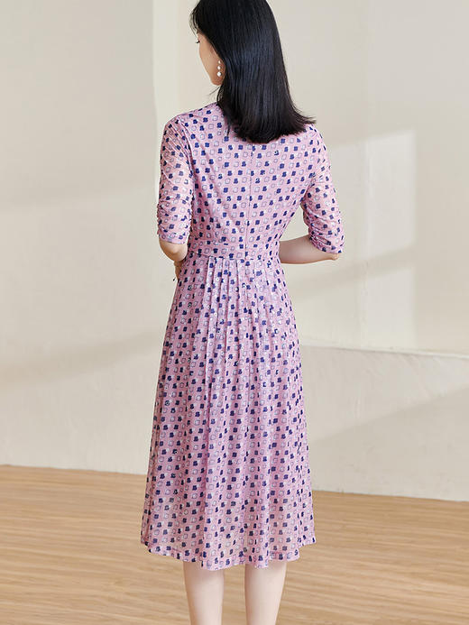 【S】米思阳夏季新款气质典雅范v领连衣裙收腰压褶印花中长裙2310 商品图2