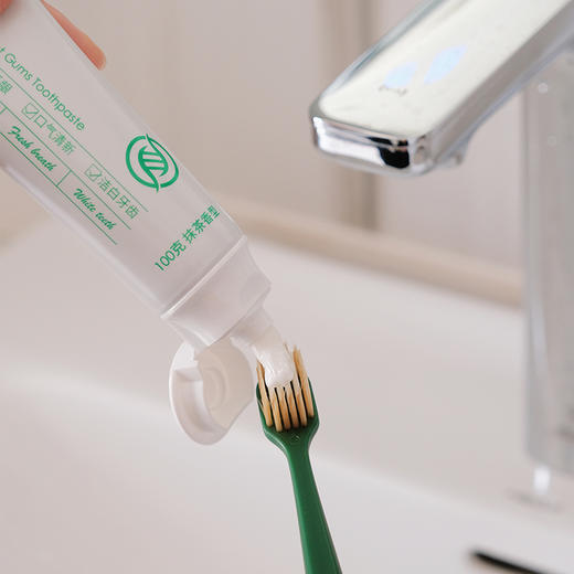  【买2送1】【新老包装随机发 无氟】【茶多酚清新护龈牙膏】清新口气 远离尴尬 泡沫绵密 清新薄荷更清爽~湖州仓 商品图2