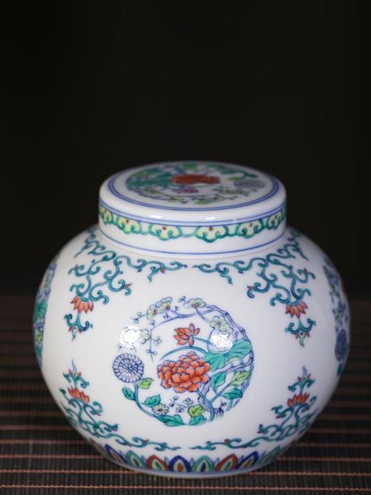 斗彩团花纹盖罐 商品图0