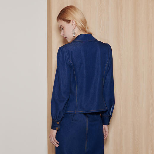 EITIE爱特爱时尚气质通勤翻领复古灯笼袖收腰牛仔短外套秋新款C2303204 商品图4