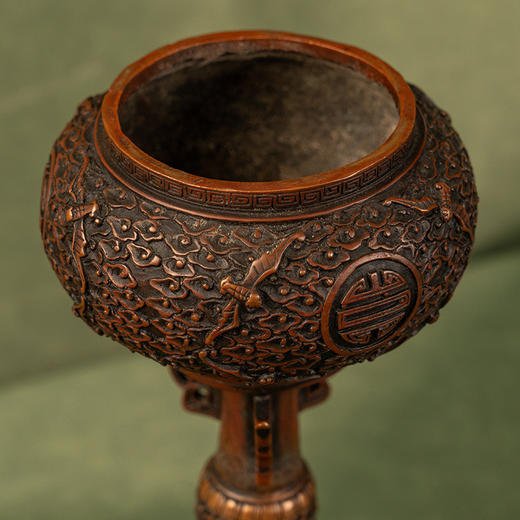 清 铜錾花蝠云纹香薰帽架 商品图3