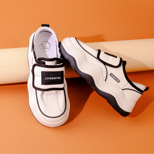 Safiya/索菲娅2023秋季新品炸街小众魔术贴百搭松糕厚底板鞋面包鞋 SF33112084 商品图2