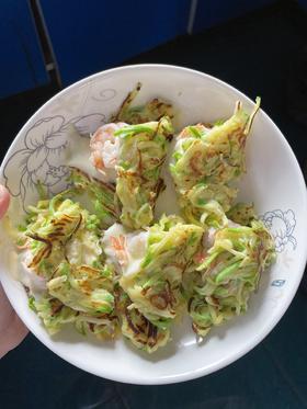 奶酪美食 | 西葫芦鲜虾蛋饼