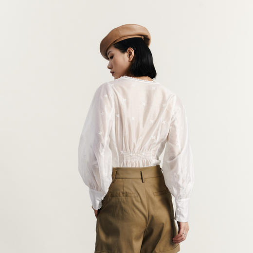 谜底方领衬衫长袖女2023秋新款复古气质刺绣衬衣灯笼袖233MC0984 商品图2