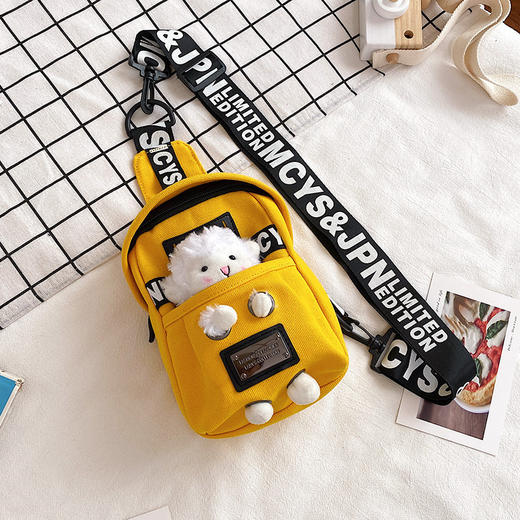 【乖巧萌趣可爱❗️网红百搭帆布斜挎胸包】轻盈的帆布材质，柔软舒适，方便实用，时尚设计适合各种场合，可爱小包包女新款ins潮酷女学生单肩包 商品图0