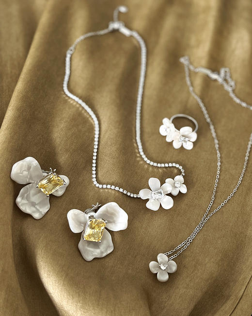 现货 THS7.13-  7.8-无 hefang家 太懂女生 小苍兰戒指 花簇锁骨链  项链 白鸢尾耳饰 12款可选 CU1080 商品图11