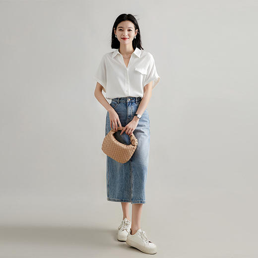 千吉娜Chigina小V领衬衫 亲肤柔软，透气不闷汗，面料垂感十足 纯色配色简约 商品图2