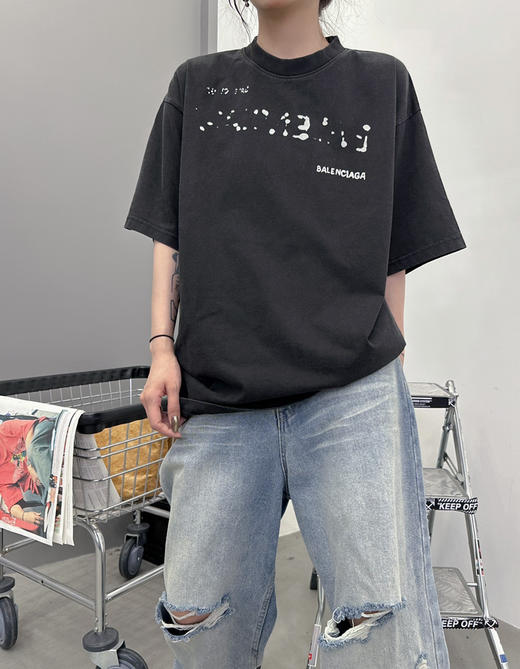 巴黎世家 前后模糊logo短袖 商品图1