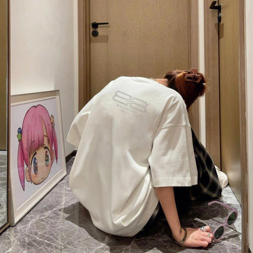 巴黎世家 后背烫钻T恤 商品图0