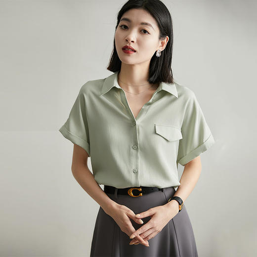 千吉娜Chigina小V领衬衫 亲肤柔软，透气不闷汗，面料垂感十足 纯色配色简约 商品图1