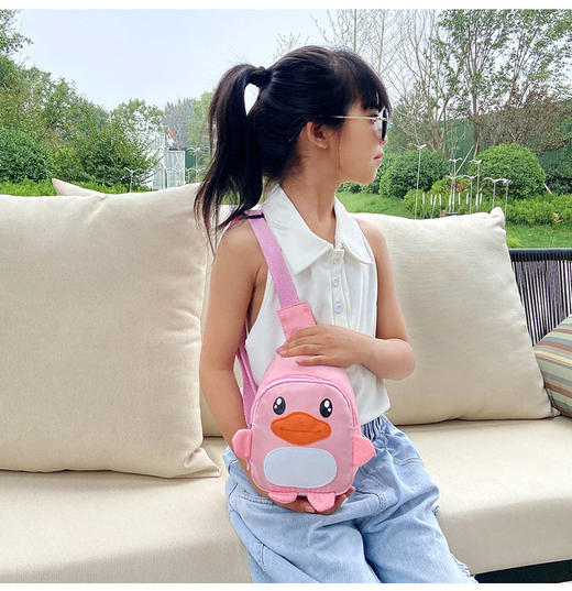 【天真可爱❗️新款潮卡通小鸭子斜挎包】萌趣卡通可爱，百搭不挑人，舒适柔软轻松携带，儿童包包幼儿园宝宝单肩包出游零钱包 商品图1