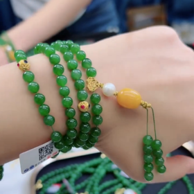 18k碧玉项链-配珍珠爱心双鱼蜜蜡枣珠