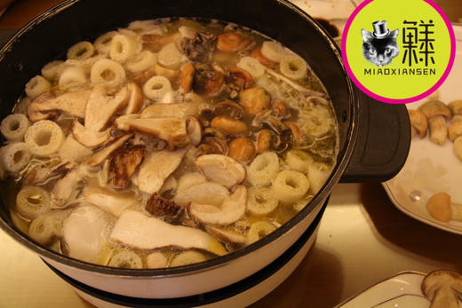 云南野生菌【山珍礼盒6种混搭】火锅宴🉑全国快递【包邮】（内含黄牛肝、鸡枞菌、白葱牛肝、青头菌、谷熟菌、鸡油菌、奶浆菌、竹荪等） 商品图5