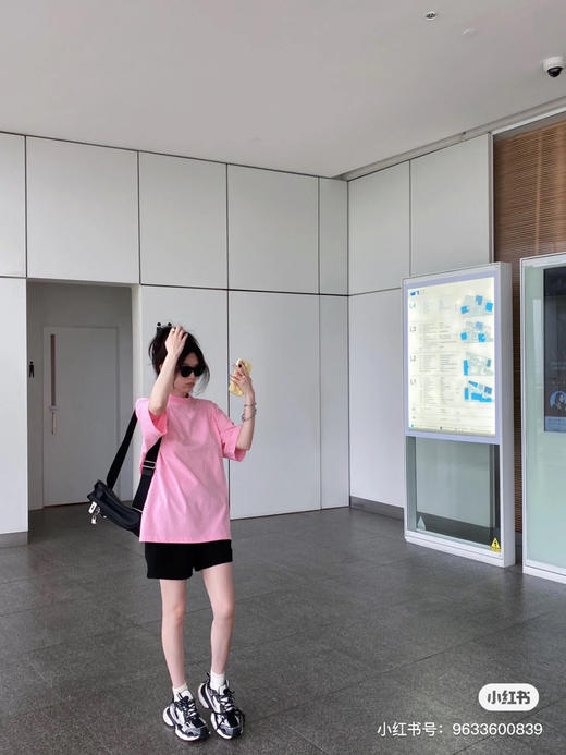 巴黎世家 后背烫钻T恤 商品图2