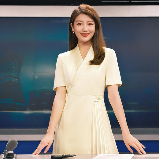 IWY/高级绸缎领连衣裙女法式轻奢百褶西装裙礼服黄色播音主持232009Q1 商品图3