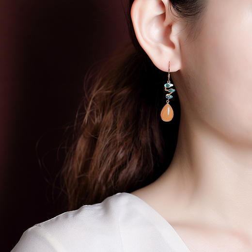 S925纯银镀金复古蜜蜡祥云水滴形，耳坠个性百搭文艺气质耳饰CW- EG01763 商品图3