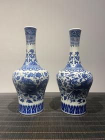 青花缠枝双龙双凤摇铃尊