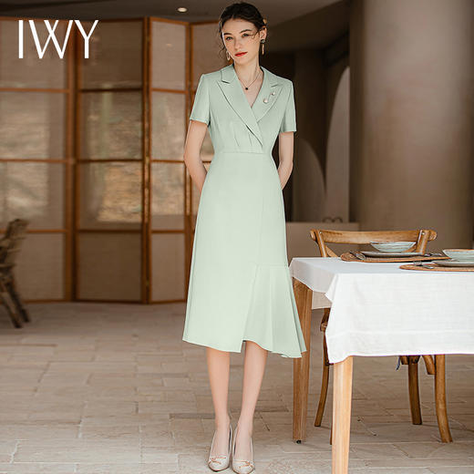 IWY/ 夏季绿色西装连衣裙短袖不规则中长款褶皱小众设计感薄西装裙Q897 商品图0