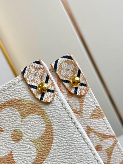 夏季特惠💰850 原单LV M22975 尺寸：35×27×14cm ONTHEGO 新款妈咪购物袋 商品图6