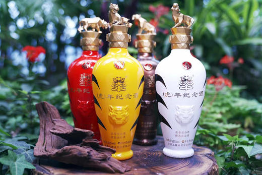 52度五粮液 囍·壬寅（虎）年纪念酒500ml×4 商品图3
