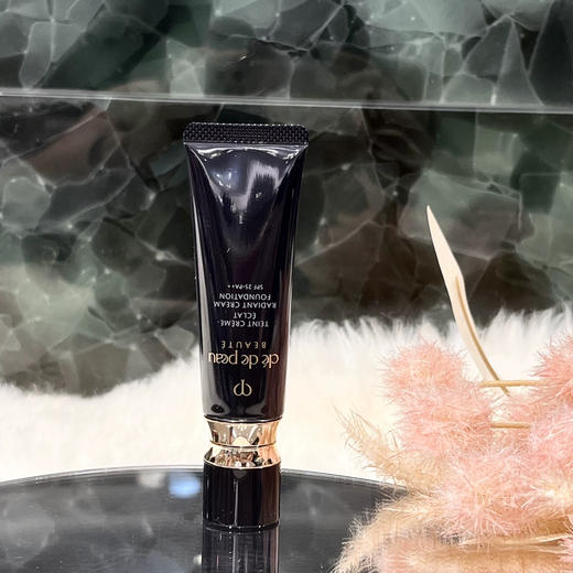 CPB珂丽柏蒂钻光丝绸粉底霜 商品图3