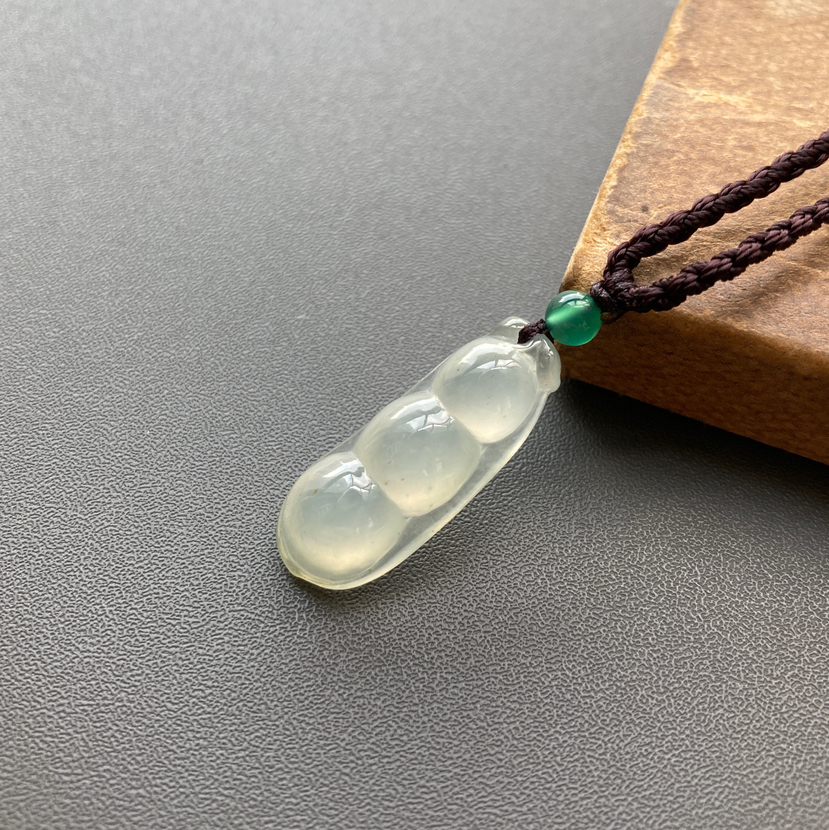 冰种厚庄翡翠福豆