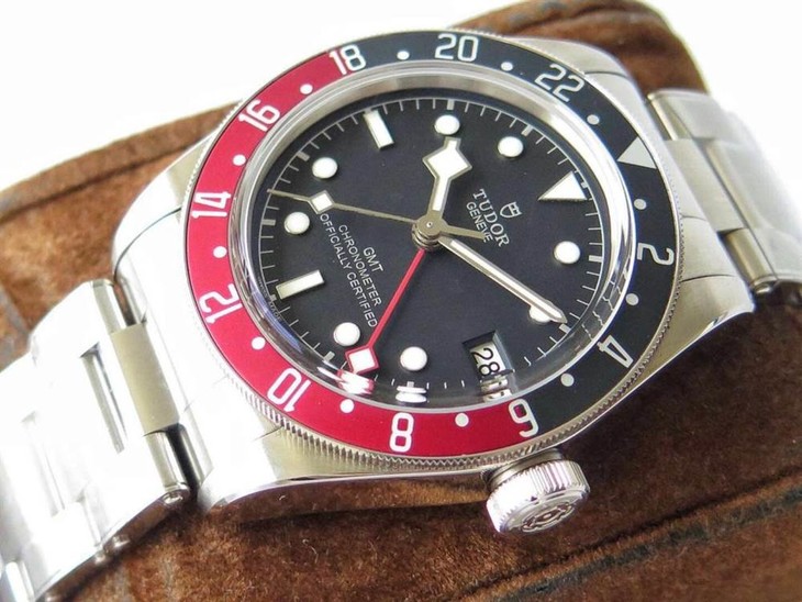 ZF厂帝舵碧湾系列M79830RB-0001红蓝圈腕表首发