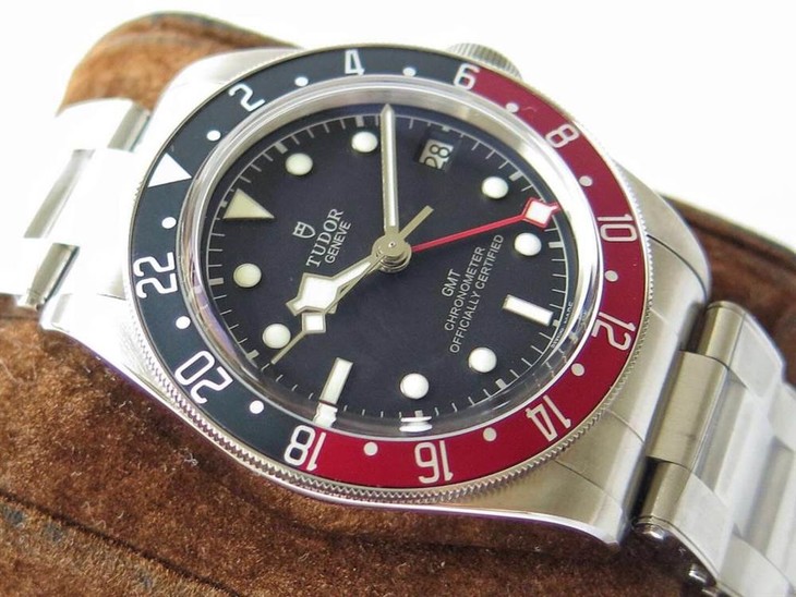 ZF厂帝舵碧湾系列M79830RB-0001红蓝圈腕表首发