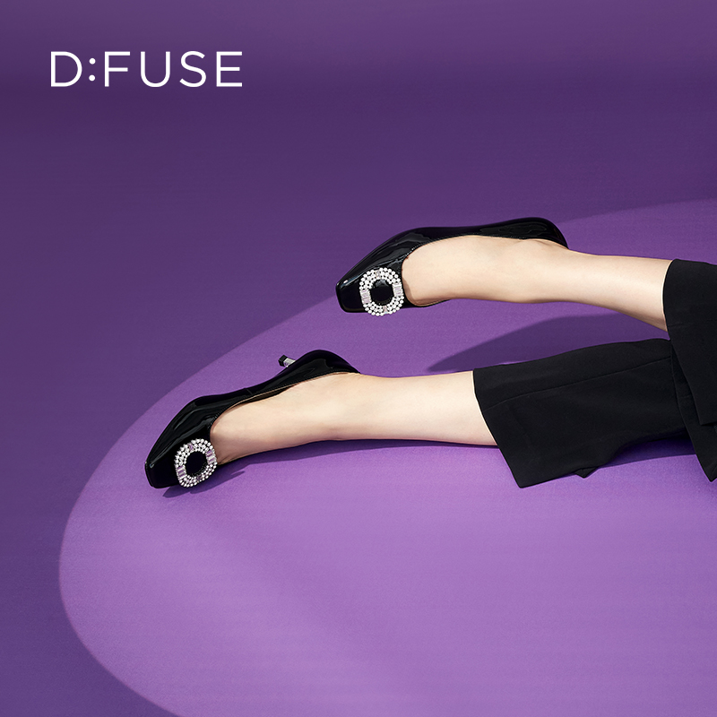 Dfuse迪芙斯秋季新款漆面牛皮方头钻扣小猫跟单鞋DF33111069