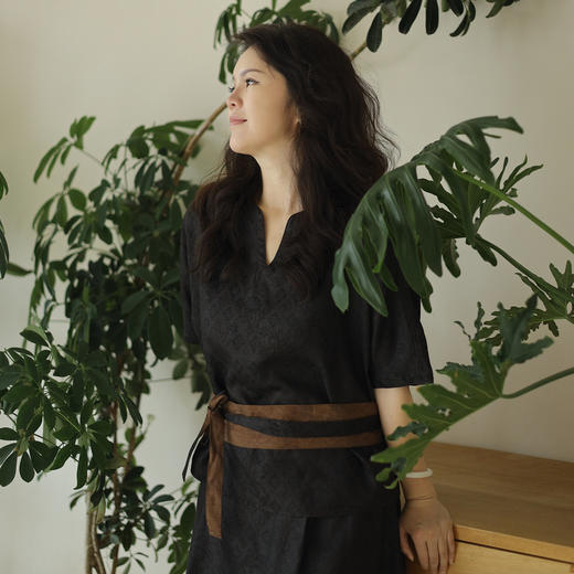 绽放466-467朵/新中式香云纱真丝桑蚕丝提花双面穿V领T恤半身裙 商品图1