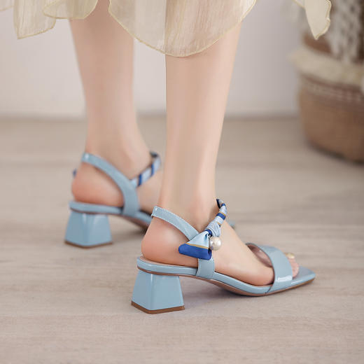 阿么手工女鞋夏真皮一字带凉鞋气质4CM时尚珍珠方头时装鞋仙女风 商品图2
