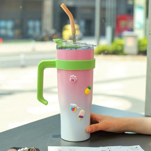 【爆款明星同款巨无霸304不锈钢保温杯】冰霸杯大容量手柄保冷汽车杯，柄设计，握感舒适。冰霸杯技术，长时间冷饮不融化。保冷、保温完美体验，让你随时享受美食美饮，一路畅行无阻！sh 商品图8