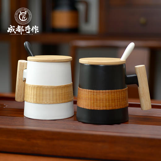 #非遗礼遇季#【瓷胎竹编￭木柄马克杯】成都手作非遗竹编木手柄陶瓷杯400ml 黑色/白色两款可选 带盖带勺冲调杯咖啡杯 专属礼盒伴手礼品【非遗技艺】【匠心手作】【手工编织】清仓活动售完即止 商品图4